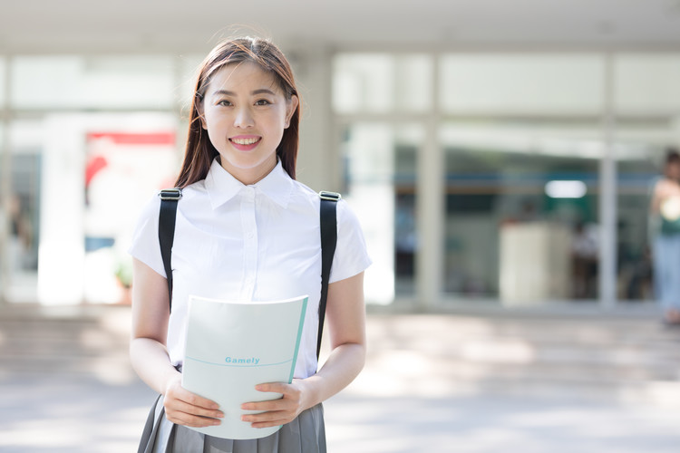 现在眉山市华西航空旅游学校报名什么时候截止？